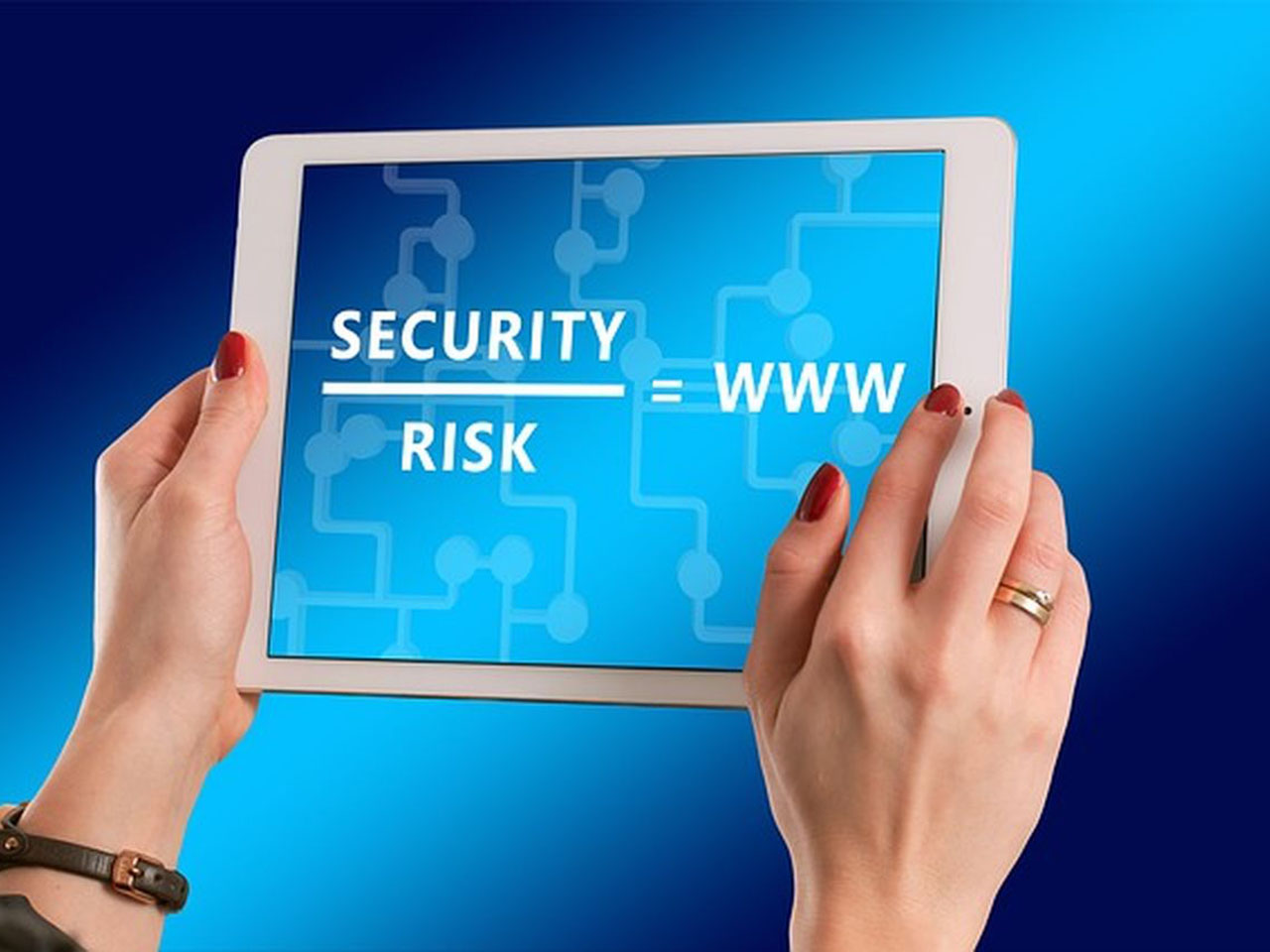 加强风险管理推动商业银行转型升级