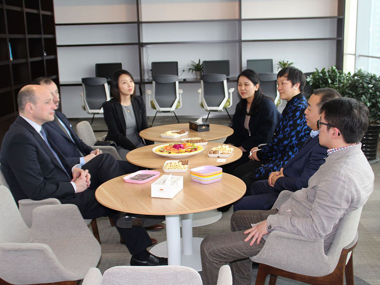 卡斯商学院一行莅临沃特